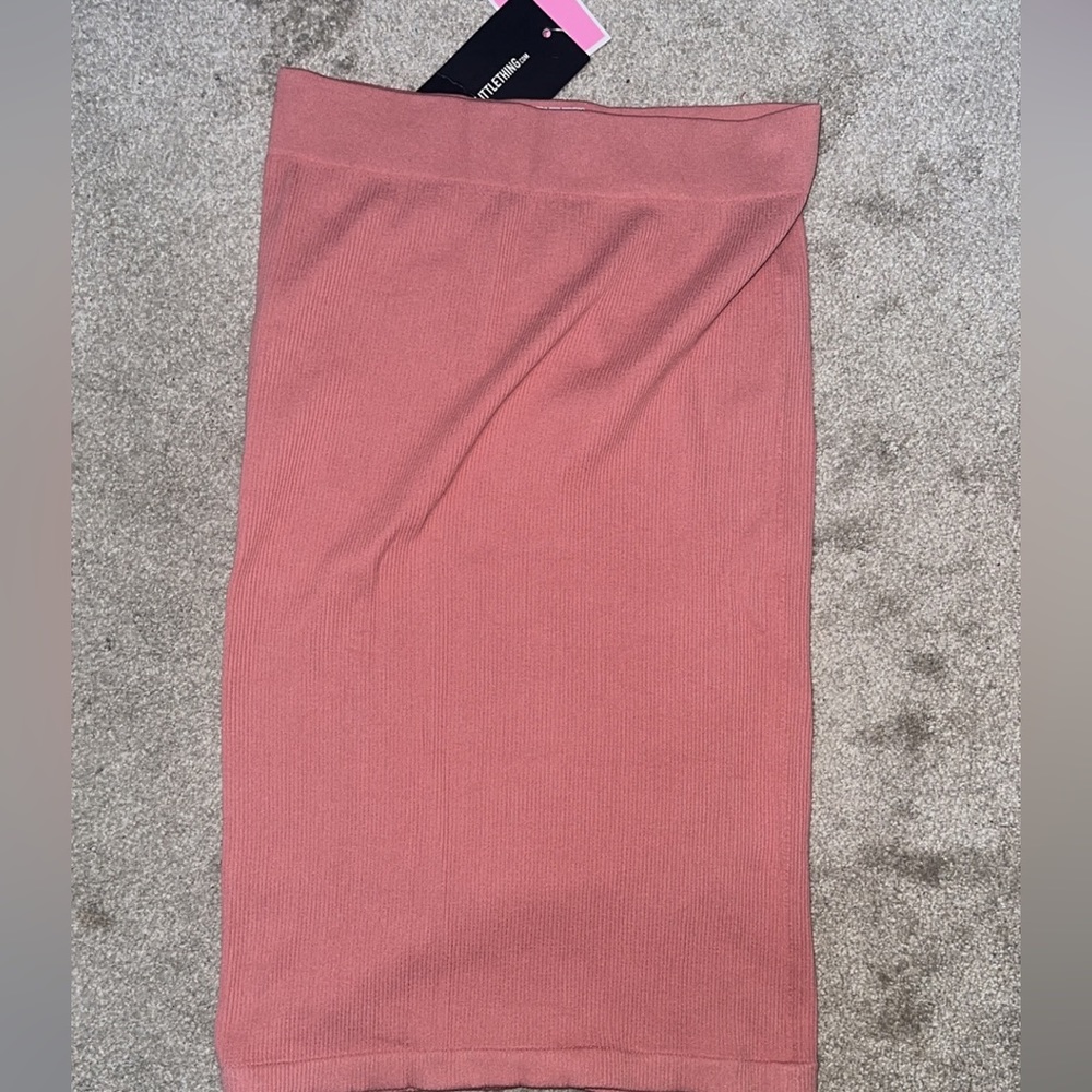 Women's Pink Skirt Set - Picture 2 of 6